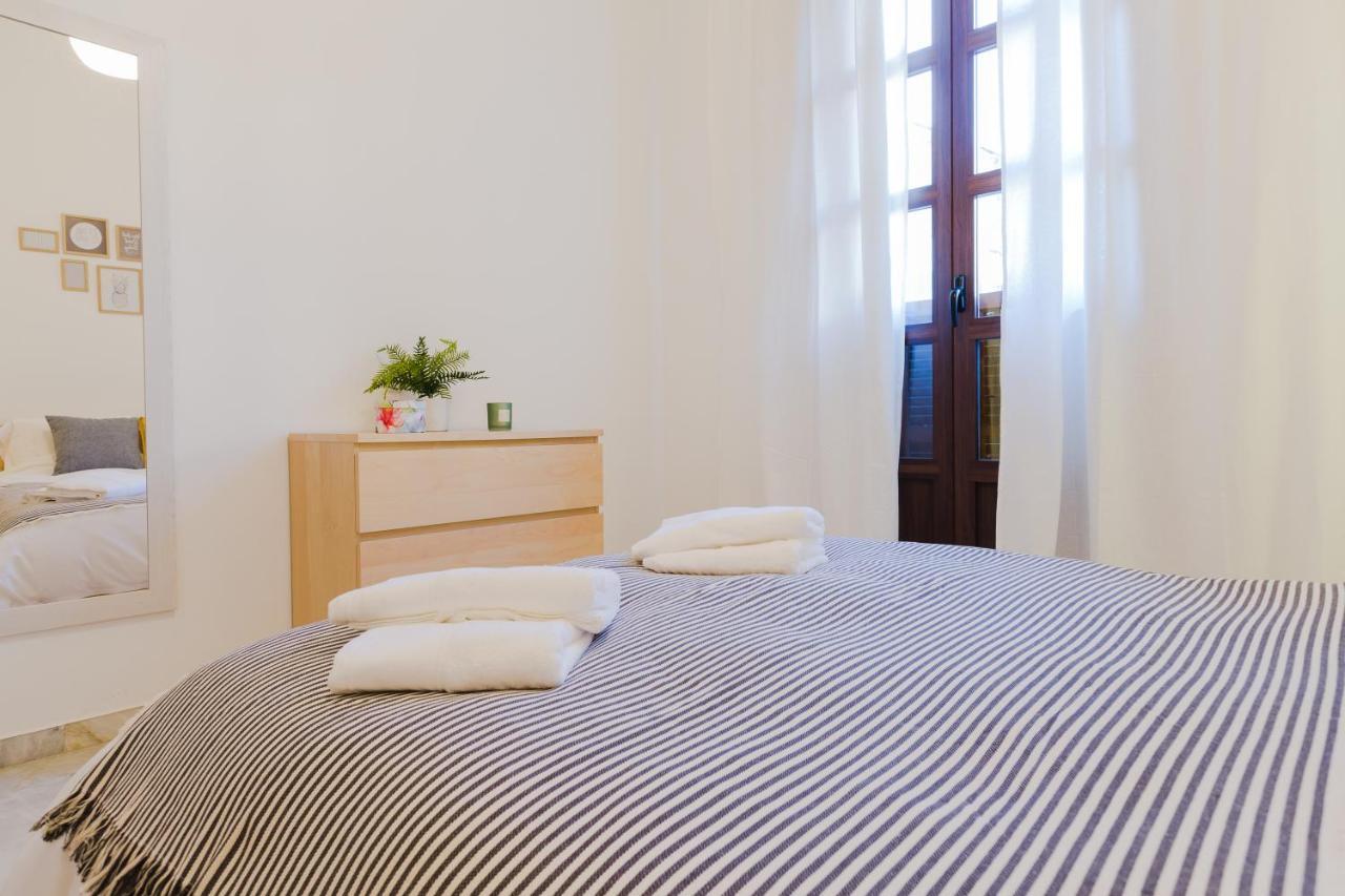 Apartamento Hola Málaga Atarazanas Exterior foto
